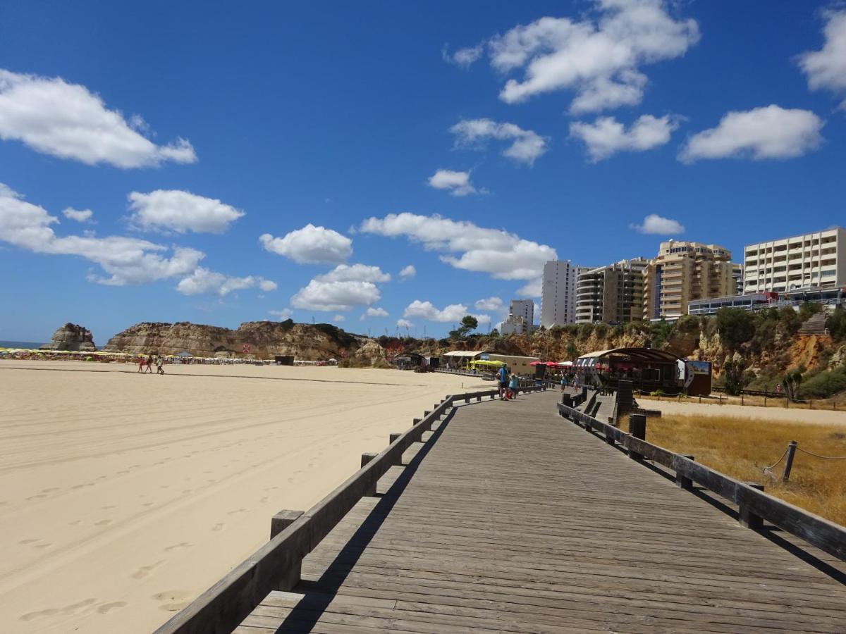 Apartamento T1 Com Piscina E Vista Mar - Praia Da Rocha Портиман Екстериор снимка